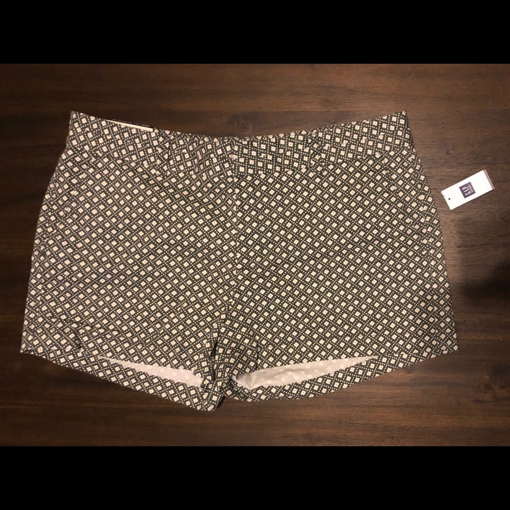 NEW Gap “The City” 3 Inch Short